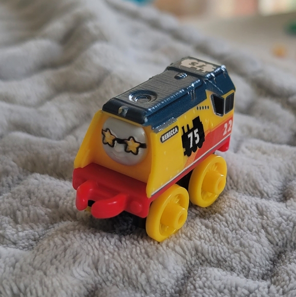 FISHER PRICE THOMAS & FRIENDS MINIS 2020 75TH ANNIVERSARY REBECCA MINI FIGURE - Picture 1 of 10